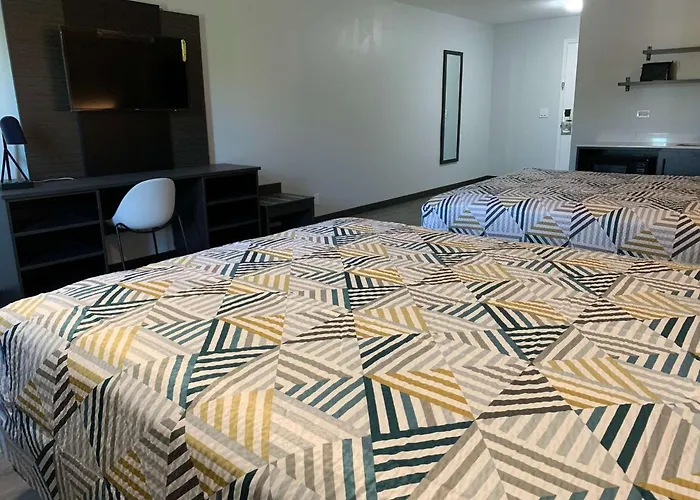 6 Rockford, Il