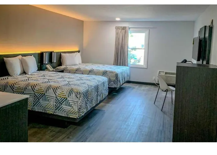 6 Rockford, Il 4*