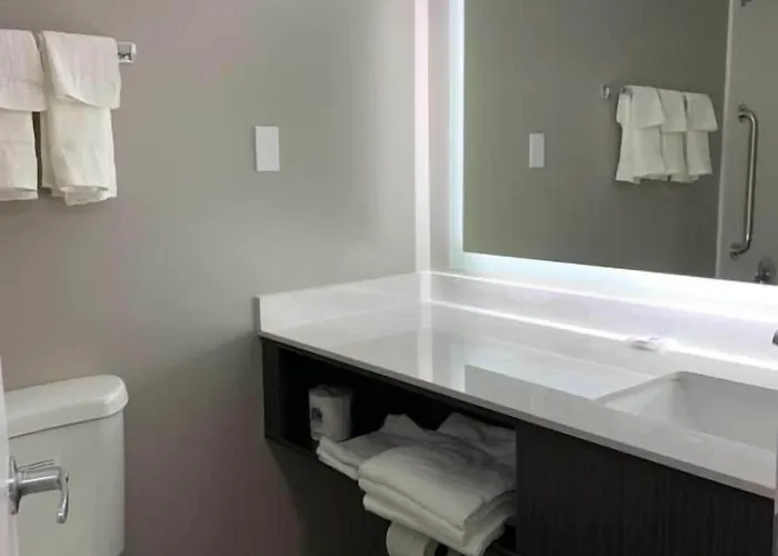 6 Rockford, Il 4*